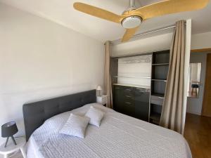 Appartement lumineux et climatisé, face au parc privé et à 10 mins de la plage