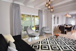 Malki House- Greek Cabin with Private Spa Hot Tub