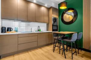 Varsovia Comfort 340 by BookingHost