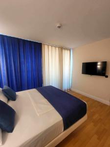 Family Apartment with Sea View 2 Bedrooms & Balcony