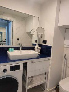 Family Apartment with Sea View 2 Bedrooms & Balcony