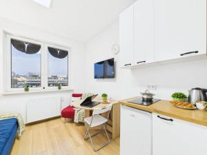 Budget-Friendly Studio Apartments Praga by Noclegi Renters