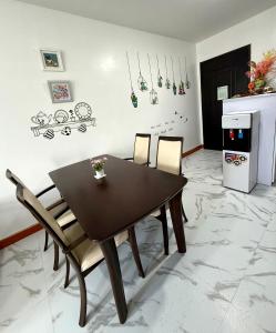 HOMEY STAYCATION WITH PARKING near Diliman, Katipunan, Commonwealth