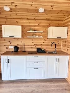 Privatus romantiškas namelis dviems prie vandens Šilalės rajone