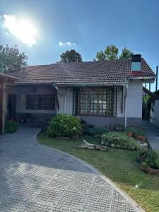 NEWEN POSADA - La Consulta