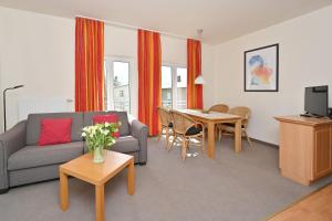 Strandnahe-Ferienwohnung-8-Villa-Celia-Sellin-fuer-6-Personen-mit-WLAN-Sauna-Insel-Ruegen