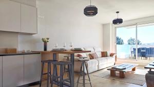 Desconectaengalicia Apartamento Zoo 2 con piscina y vistas al mar a 150 metros de Silgar