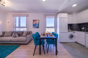 XPCE URBAN 16 MALAGA SKYLINE - Parking Free