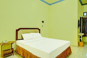 OYO 91973 Green Hotel Near Polsek Sabangau