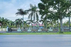 OYO 91973 Green Hotel Near Polsek Sabangau - 帕朗卡拉亚