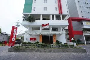 Super OYO Capital O 91962 Pavilion Permata Surabaya - Pradahkalikendal