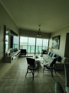 Edificio de Apartamentos Colón Miramar