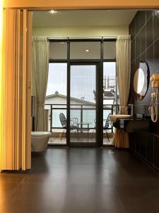 Phòng Giường Đôi Có Bồn Tắm Spa (Double Room with Spa Bath)