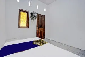 OYO 92086 Fun Guesthouse Syariah - Soko