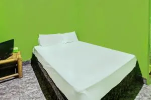 OYO 92149 Ashooy HomestayNearWisata Desa sedau - 萨萨克