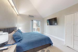 Sapphire Serenity - Full Condo