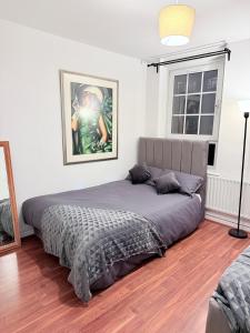 East End Escape - For 6ppl near Central LONDON - 3mins to DLR overground