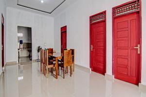 Hotel O Wisma Cendana Syariah Near PASAR FLAMBOYAN