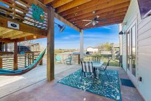 Lakefront Living - Honea