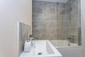 Modern & Convenient 1 Bed Flat in Manchester