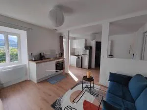 T2 refait à neuf, calme avec vue - Arsac-en-Velay