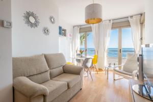 WintowinRentals Bezmiliana Playa en Apartamento con Vistas al Mar en Primera Línea