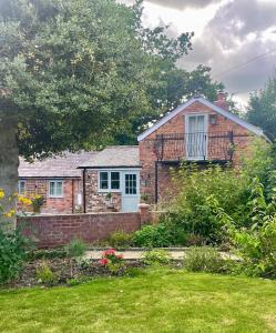 The Old Smithy, beautifully restored cottage in Carreghofa, near Llanymynech