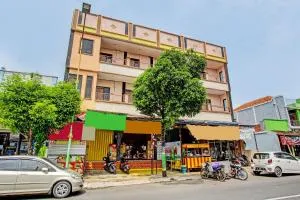 SPOT ON 92181 Kristin Homestay - Grobogan