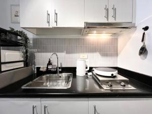 Jazz Residence T2 Rm 405 Homey Muji Inspired Staycation Big Screen Cinema