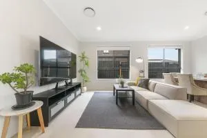 Blue Mountains Foothills Brand New Designer Home - Kenthurst