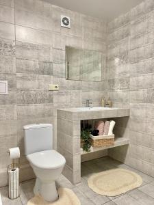 Центр поруч озеро та парк 4 квартира подобово