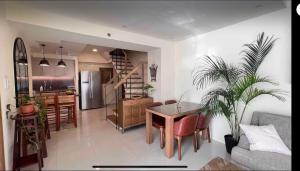 3 Bedroom Beautiful and Spacious Penthouse in Makati