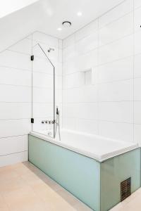 DINBNB Apartments l Luxury Penthouse l Roof Terrace l Central Bergen