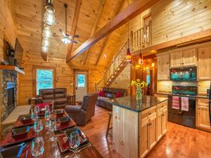 Timber Cabin with Hot Tub and Outdoor Space
