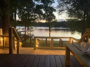 Cozy Lakehouse - Quitman