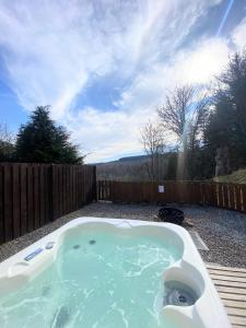 Kaoglen-Stags Suite-Hot tub-Cairngorms- Dog Friendly