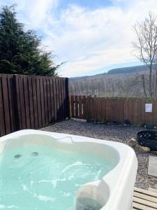 Kaoglen-Stags-Hot tub-Cairngorms-Pet Friendly