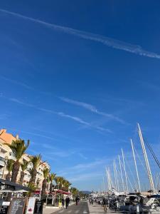 PORT DE HYERES - Magnifique appartement - 4 personnes - place de PARKING privée !