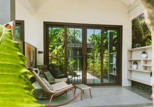 Oasis Breez - Family Room