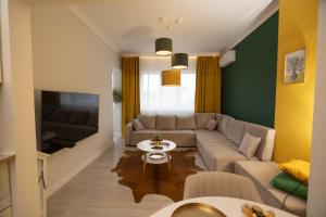 Contemporary Vintage, 3BDR Grace Suite