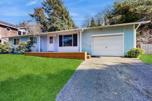 Cottage on Hemlock Street