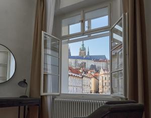 Premium Two-Bedroom Suite with Castle View room in Three Golden Crowns Apartments