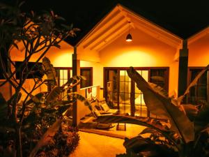 Oasis Breez - Family Room