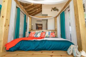 Dakota Breeze - New luxury, oceanfront home with pool!!