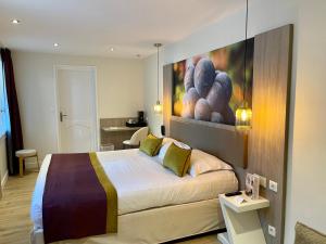 Hotels Best Western Hotel De France : Deluxe Room with One King Bed and One Single Bed - Non-Smoking