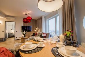 Skyline Central Apartment 14th Floor