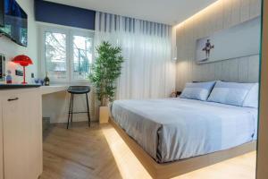 Triple A - Psiri Nightlife at Theatrou Square - Urban Studios - FREE Parking!