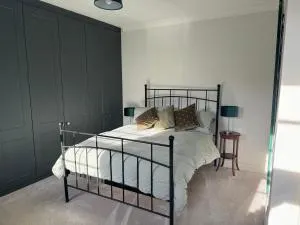 Sherfield Park Ensuite Room - Sherfield on Loddon