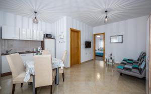 Willow apartment private pool