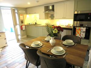 The Tack Room at Eastmoor Farm Fantastic 2 Bed Dog Friendly Luxury Cottage with Secure Gardens and Onsite Parking